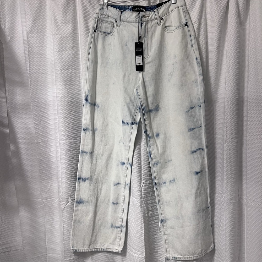 NWT Fashion Nova Women's 7 Bleach Wash Cowgirl Jeans Festival Wide‎ Barrel Leg